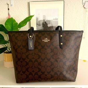 Coach tote